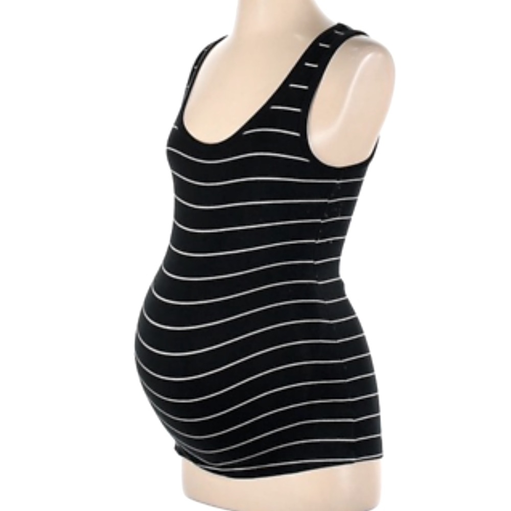 Liz Lange maternity tank top